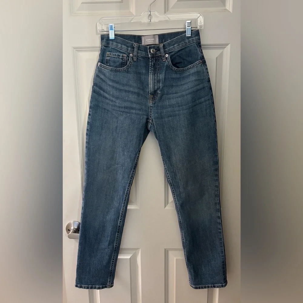 Everlane Cheeky Jean in Medium Wash, Size 25 Regular